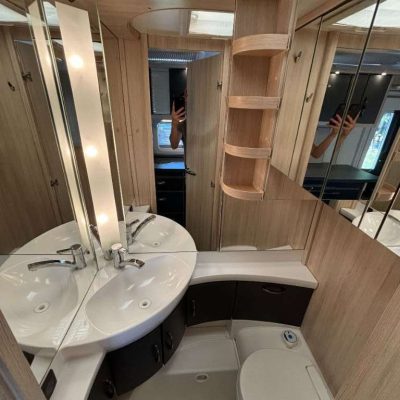 Hobby De Luxe 440 SF (10)