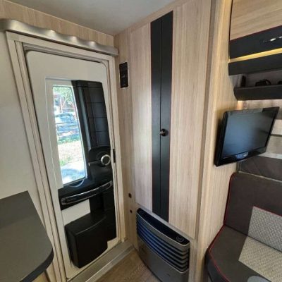 Hobby De Luxe 440 SF (14)