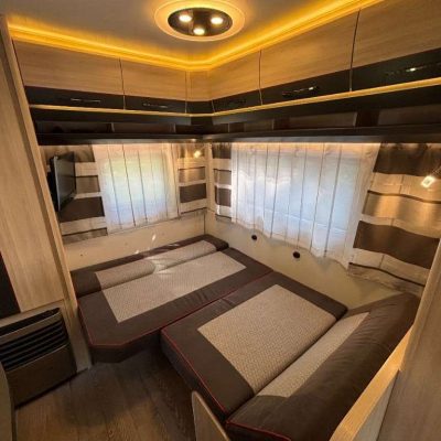 Hobby De Luxe 440 SF (21)