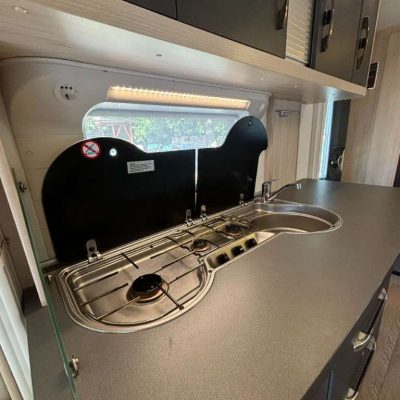 Hobby De Luxe 440 SF (5)